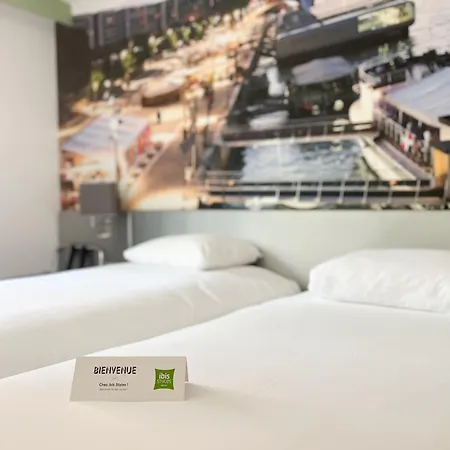 ホテル イビス スティルズ トルビアック ビブリオテーク